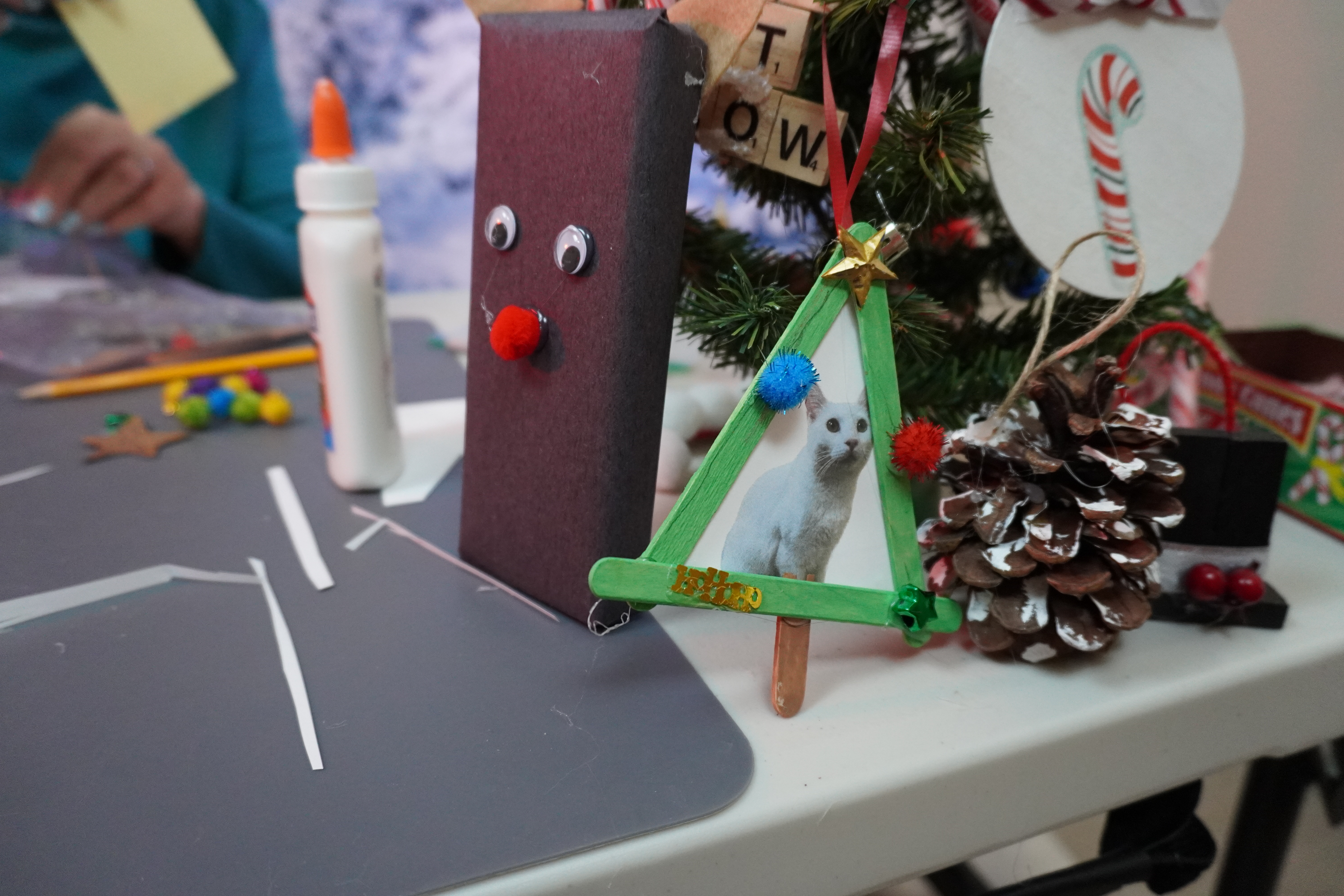 DIY Easy-to-Make Popsicle Stick Tree Ornament Craft