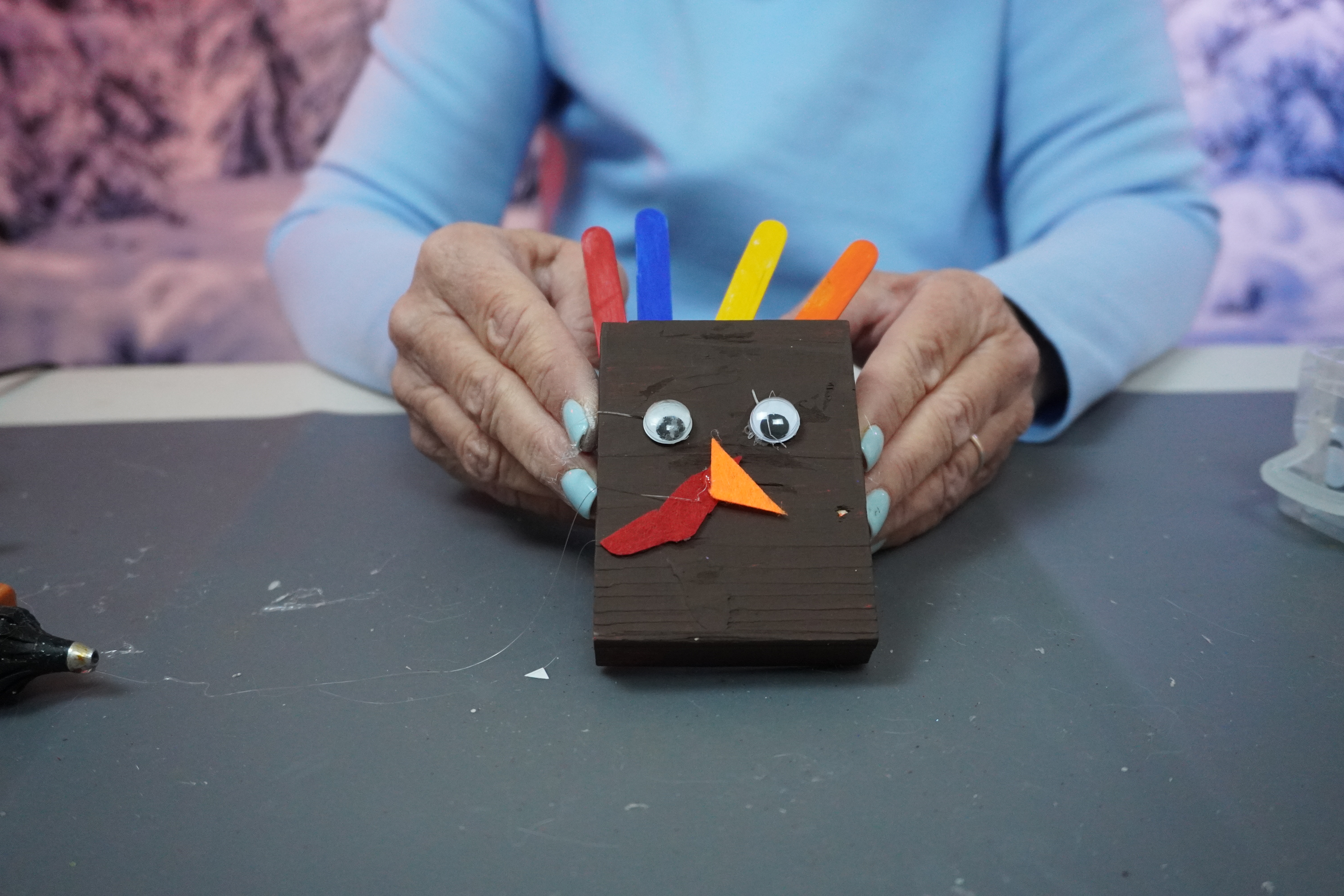 This Easy DIY Thanksgiving Turkey Table Decor. 💥